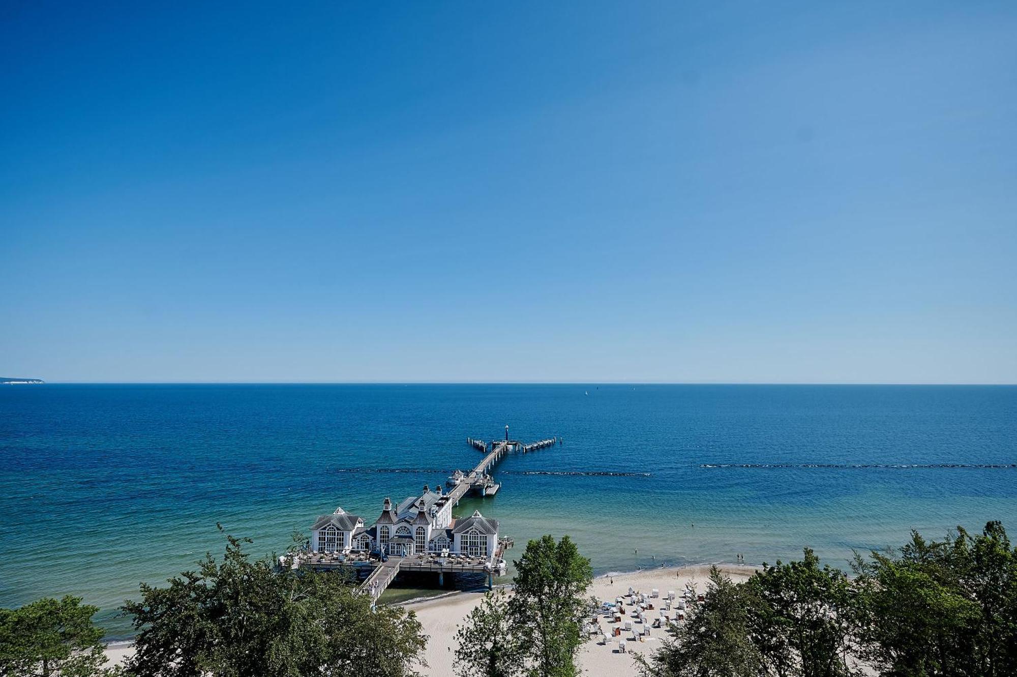 Pool Und Sauna Mit Meerblick, Direkt An Der Seebruecke - First Sellin Fewo 3 8 Exterior foto